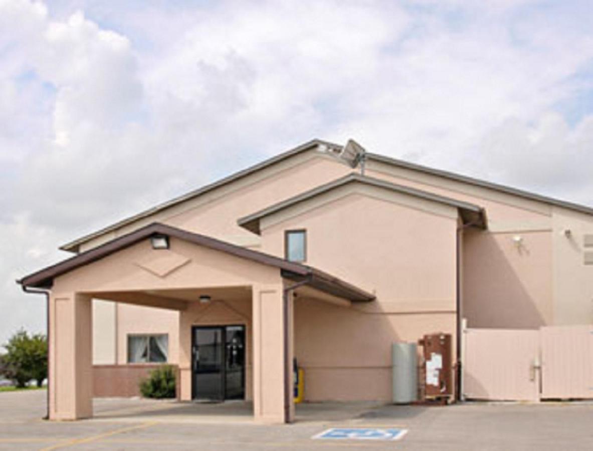 Motel Super 8 By Wyndham Osceola Ia Exteriér fotografie