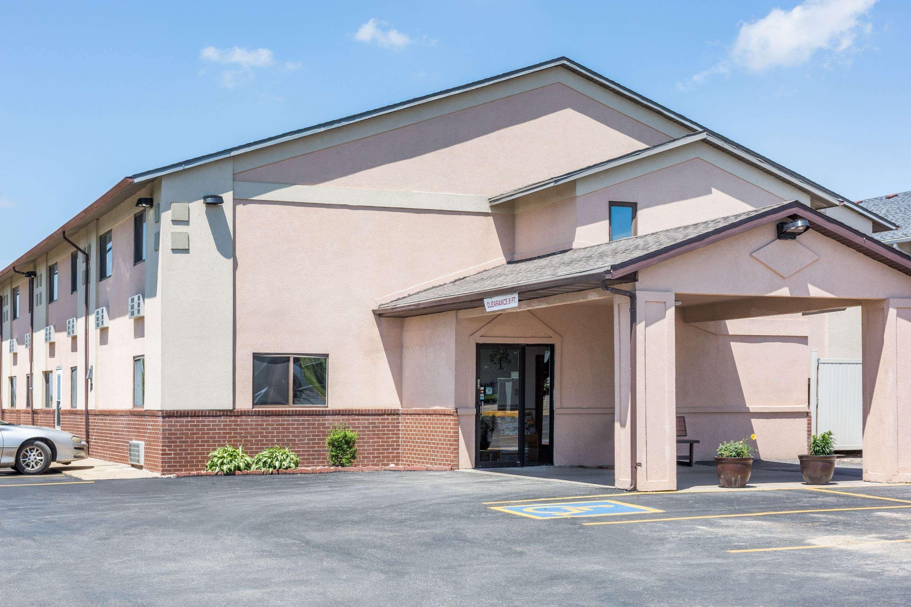 Motel Super 8 By Wyndham Osceola Ia Exteriér fotografie
