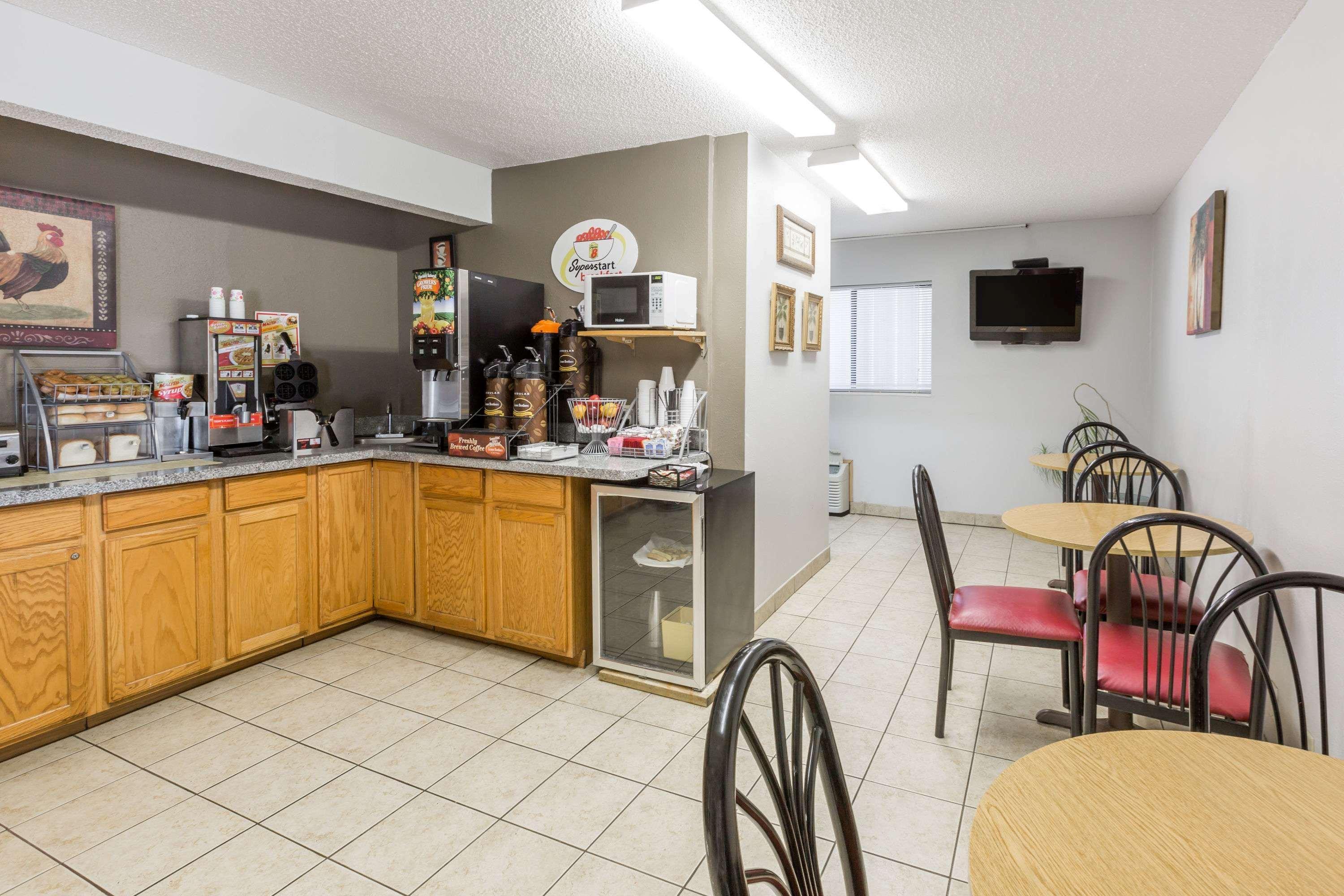 Motel Super 8 By Wyndham Osceola Ia Exteriér fotografie